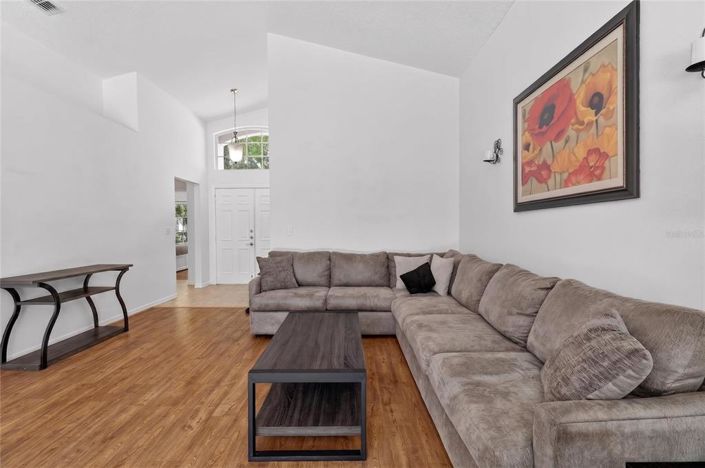 Image No.8-3 Bed Property for sale