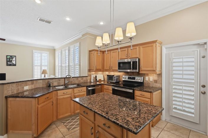 Image No.20-3 Bed Property for sale