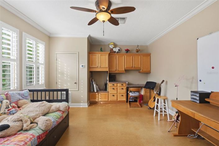 Image No.26-3 Bed Property for sale