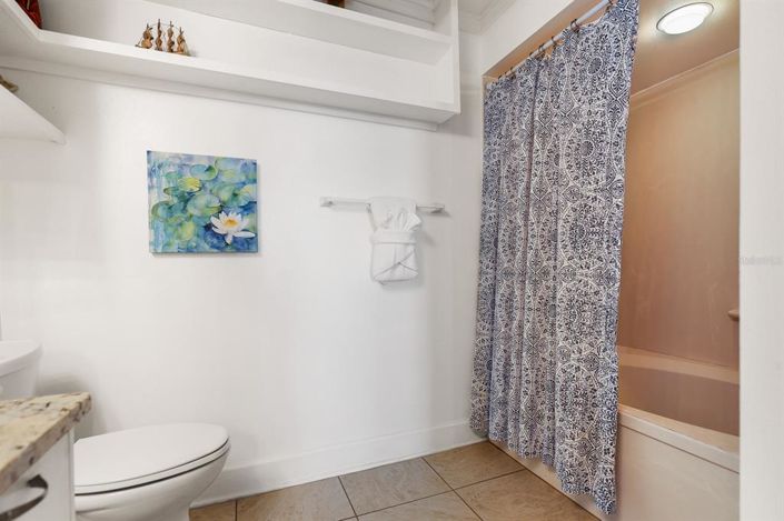 Image No.30-2 Bed Property for sale