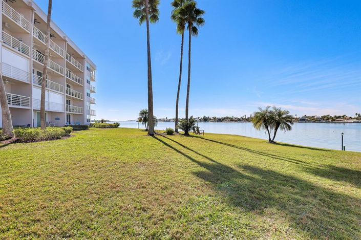 Image No.44-2 Bed Property for sale