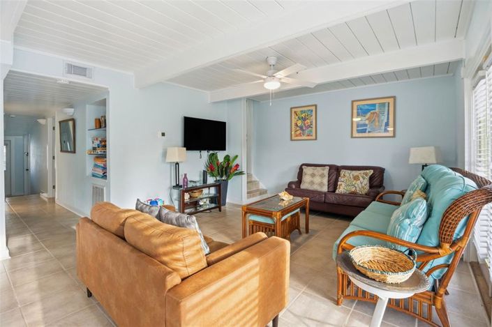 Image No.6-5 Bed Property for sale