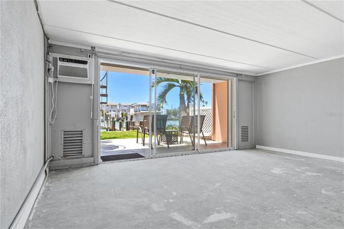 Image No.58-2 Bed Townhouse for sale