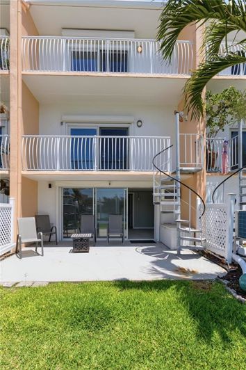 Image No.59-2 Bed Townhouse for sale