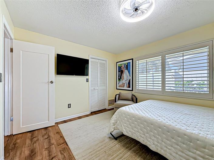 Image No.36-3 Bed Property for sale