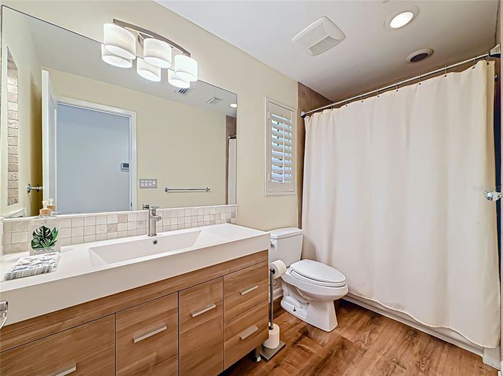 Image No.40-3 Bed Property for sale