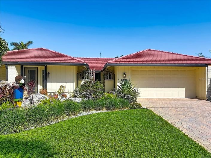 Image No.5-3 Bed Property for sale