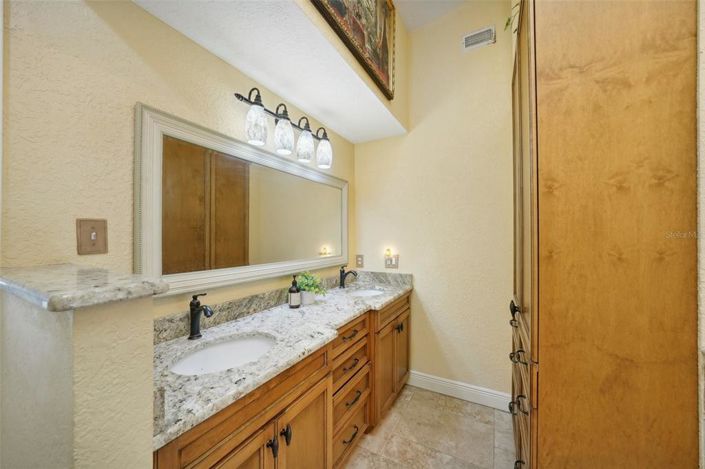 Image No.27-2 Bed Townhouse for sale