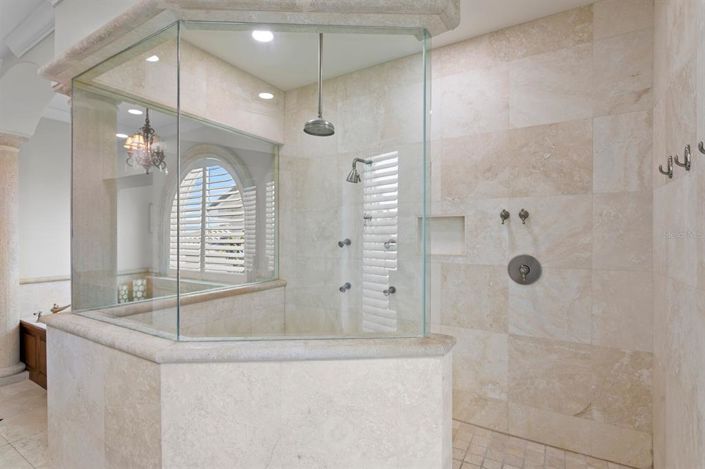Image No.39-4 Bed Property for sale
