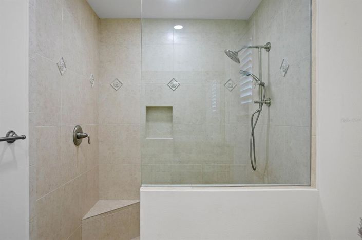 Image No.46-4 Bed Property for sale