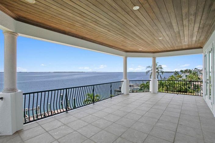 Image No.48-4 Bed Property for sale