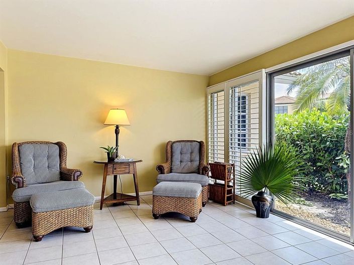 Image No.19-3 Bed Property for sale