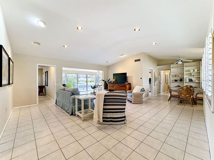 Image No.3-3 Bed Property for sale