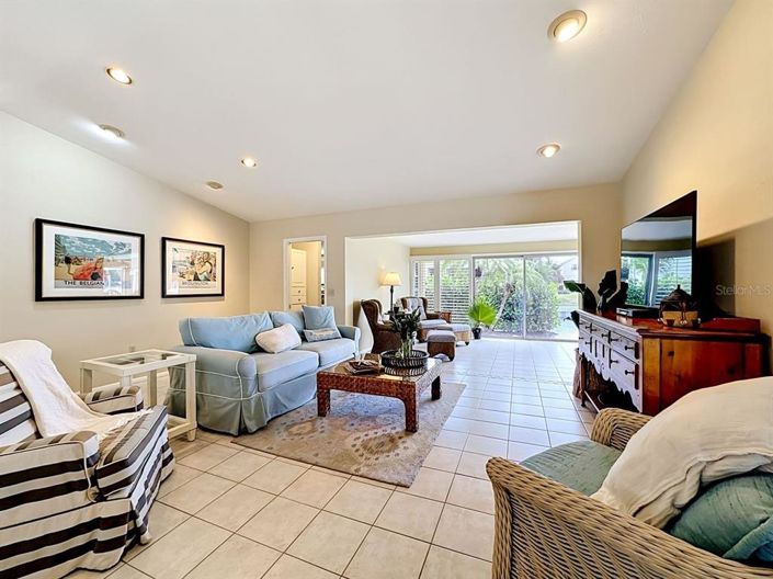 Image No.4-3 Bed Property for sale