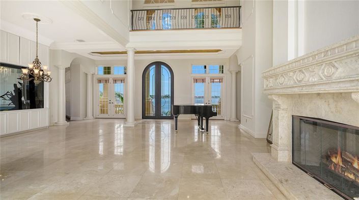 Image No.2-5 Bed Property for sale