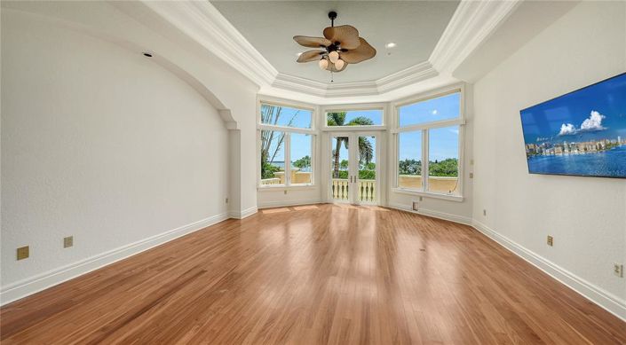 Image No.29-5 Bed Property for sale