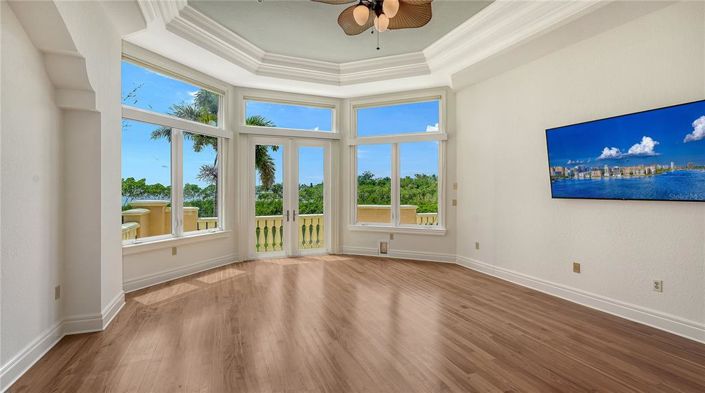 Image No.30-5 Bed Property for sale