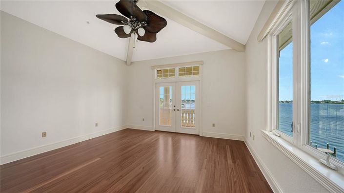 Image No.45-5 Bed Property for sale