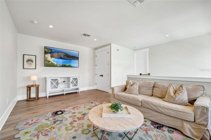 Image No.43-4 Bed Property for sale