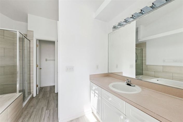 Image No.14-4 Bed Townhouse for sale