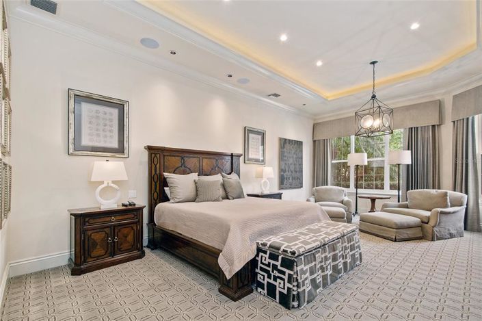Image No.30-5 Bed Property for sale