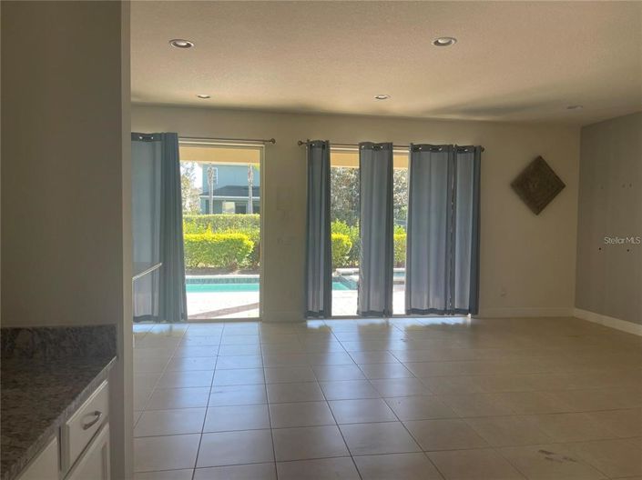 Image No.4-Propriété de 5 chambres à vendre à Kissimmee