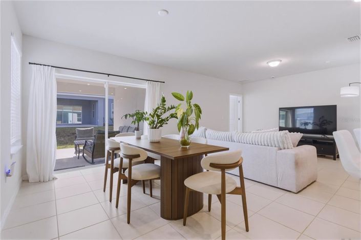 Image No.8-4 Bed Property for sale