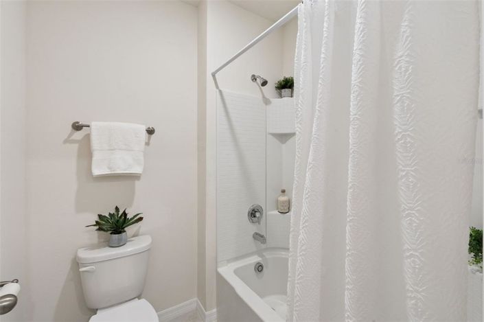 Image No.40-5 Bed Property for sale