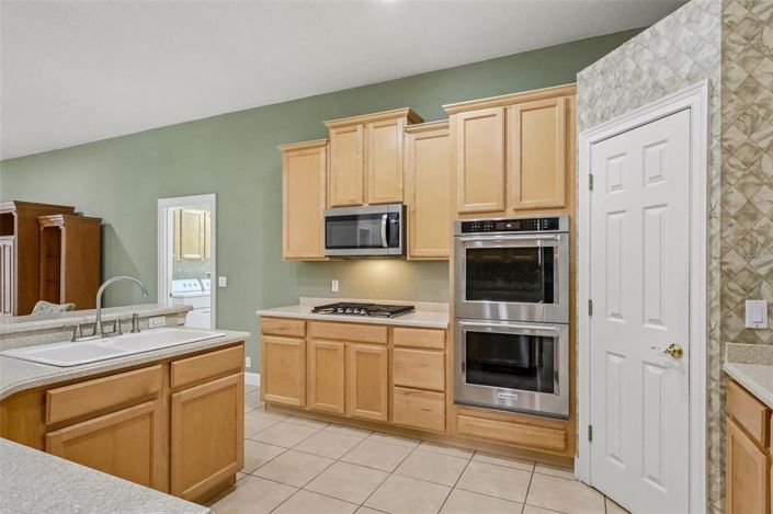 Image No.20-4 Bed Property for sale