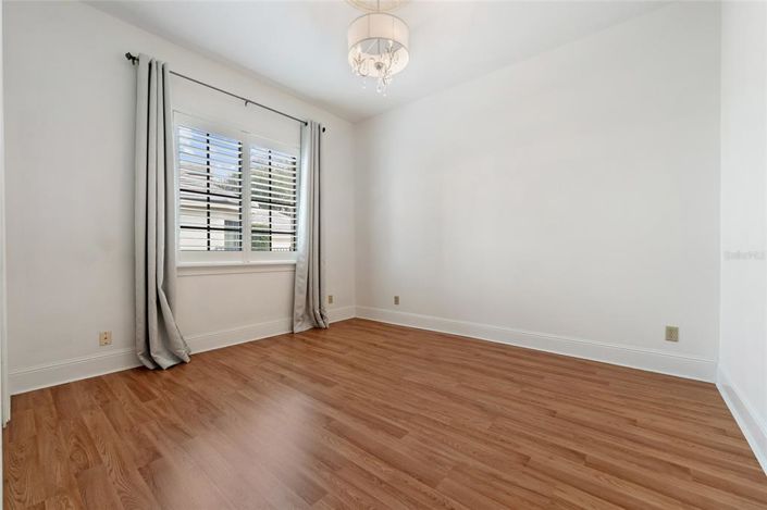 Image No.23-4 Bed Property for sale