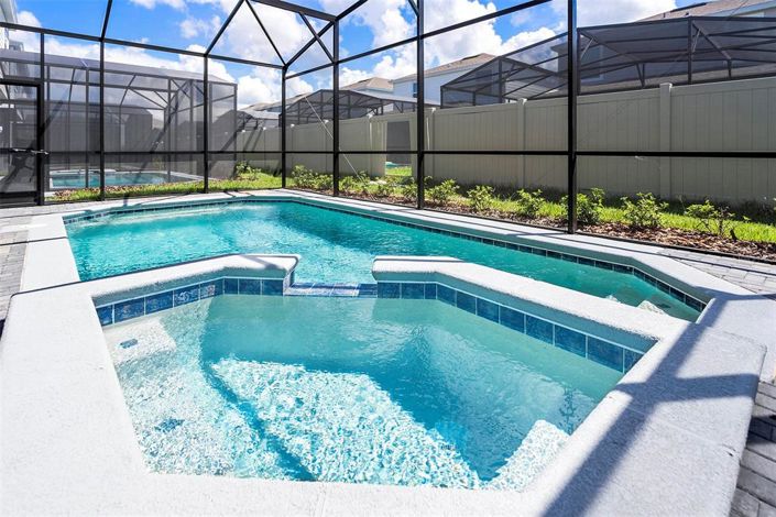 Image No.34-7 Bed Property for sale
