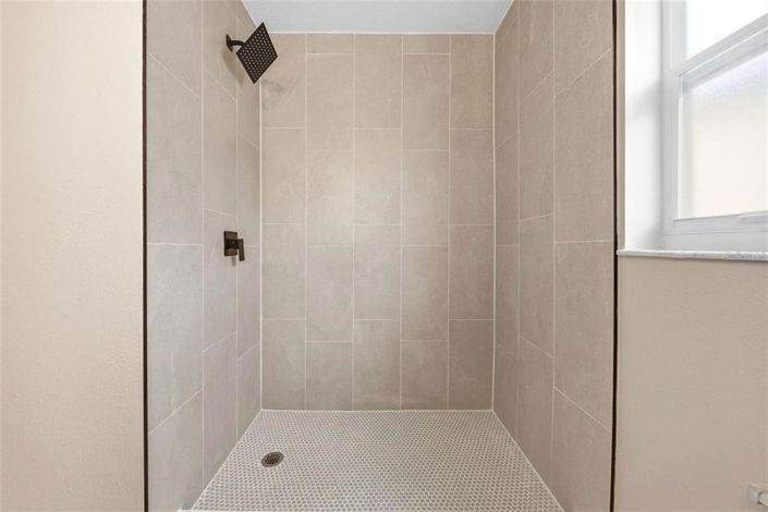 Image No.15-3 Bed Property for sale