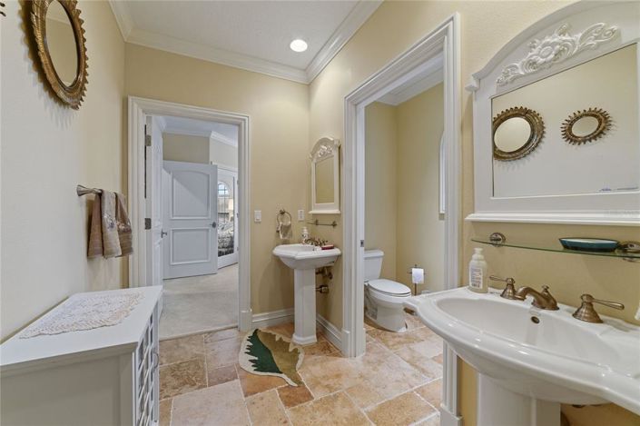 Image No.38-6 Bed Property for sale