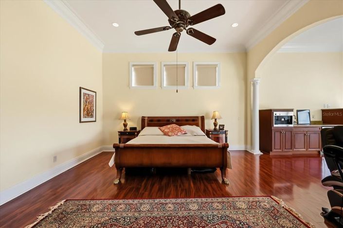 Image No.30-4 Bed Property for sale