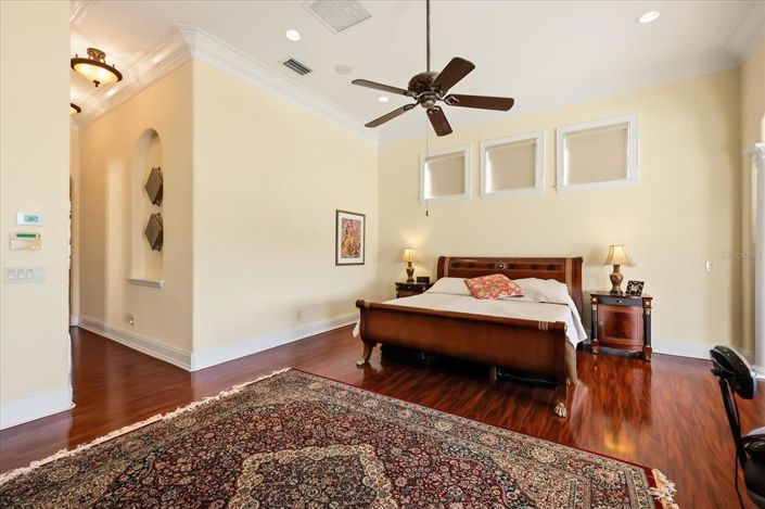 Image No.32-4 Bed Property for sale