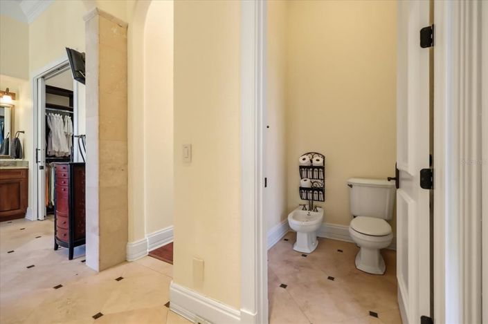 Image No.41-4 Bed Property for sale