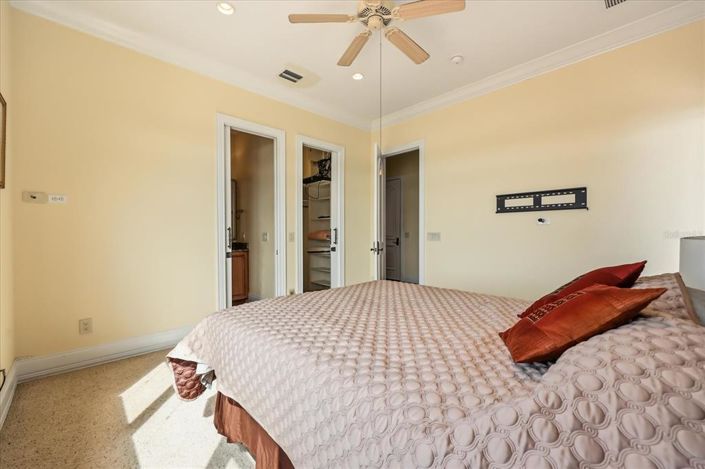 Image No.48-4 Bed Property for sale