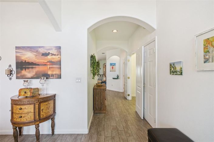 Image No.3-4 Bed Property for sale