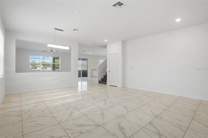 Image No.17-6 Bed Property for sale