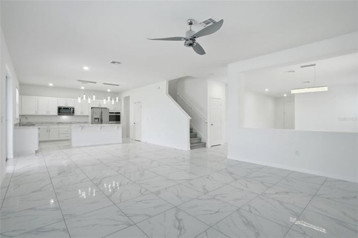 Image No.21-6 Bed Property for sale