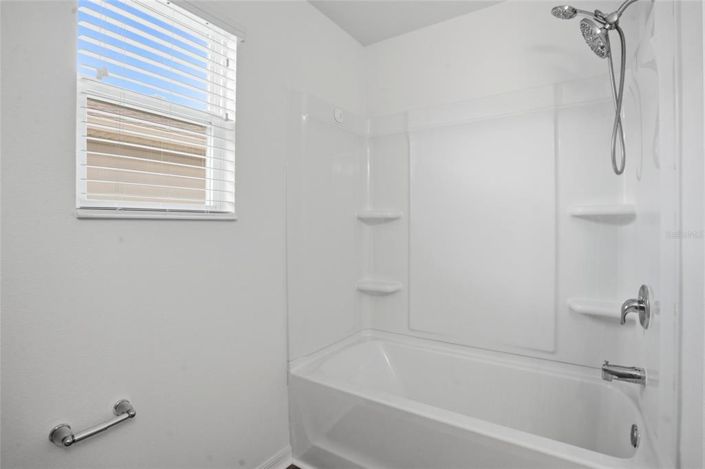 Image No.42-6 Bed Property for sale