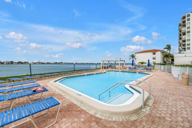 Image No.40-2 Bed Property for sale
