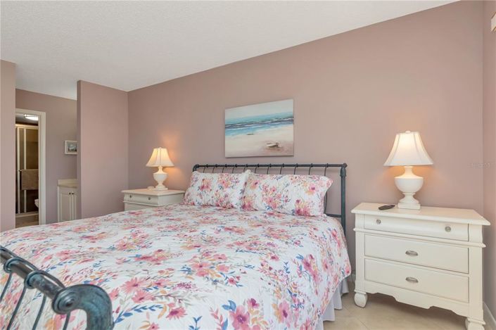 Image No.14-2 Bed Property for sale