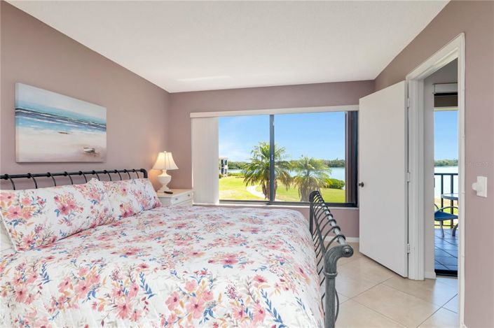 Image No.17-2 Bed Property for sale
