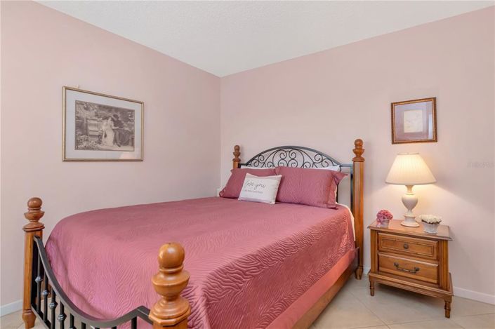 Image No.19-2 Bed Property for sale