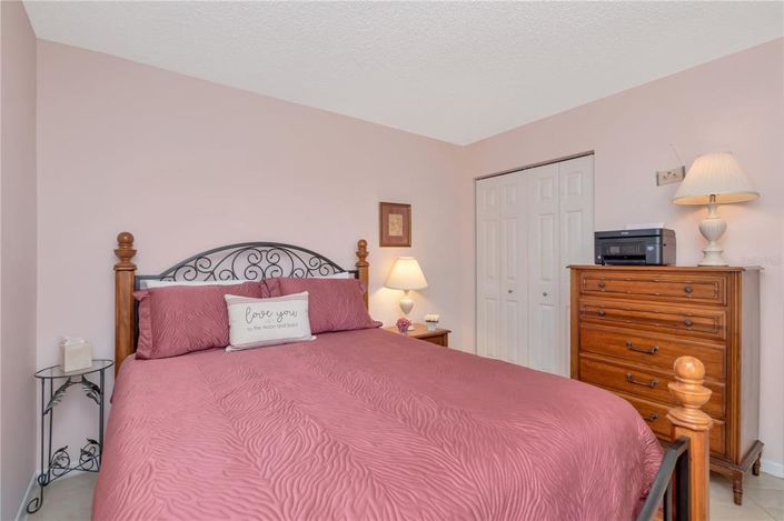Image No.20-2 Bed Property for sale