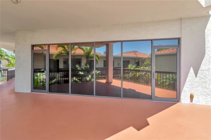 Image No.28-2 Bed Property for sale