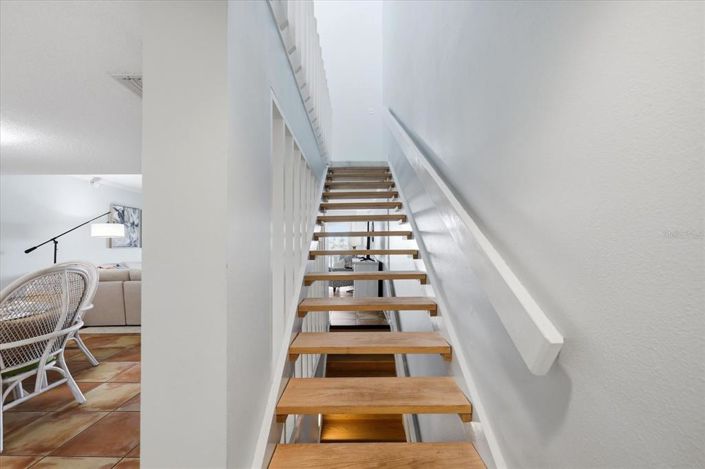 Image No.17-2 Bed Townhouse for sale