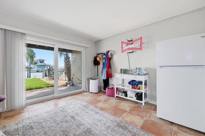 Image No.32-2 Bed Townhouse for sale