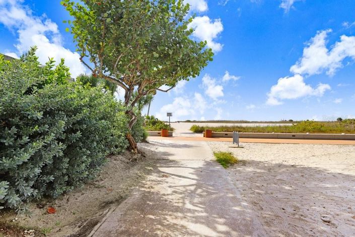 Image No.36-2 Bed Property for sale